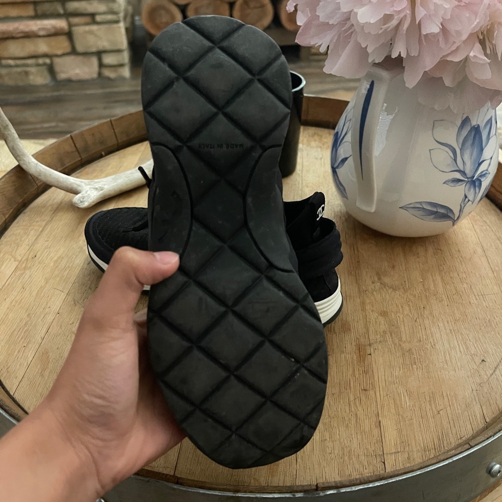 CHANEL sneakers - Picture 4 of 11